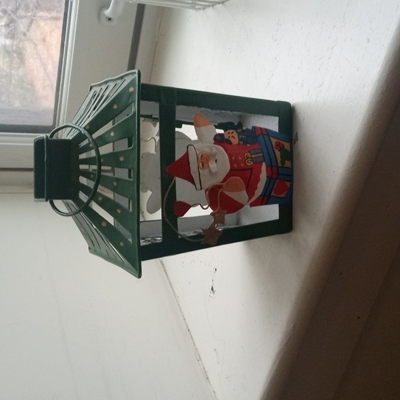 5 lanterns as pictured.  Will list sizes later.  EUC - Picture 6 of 9